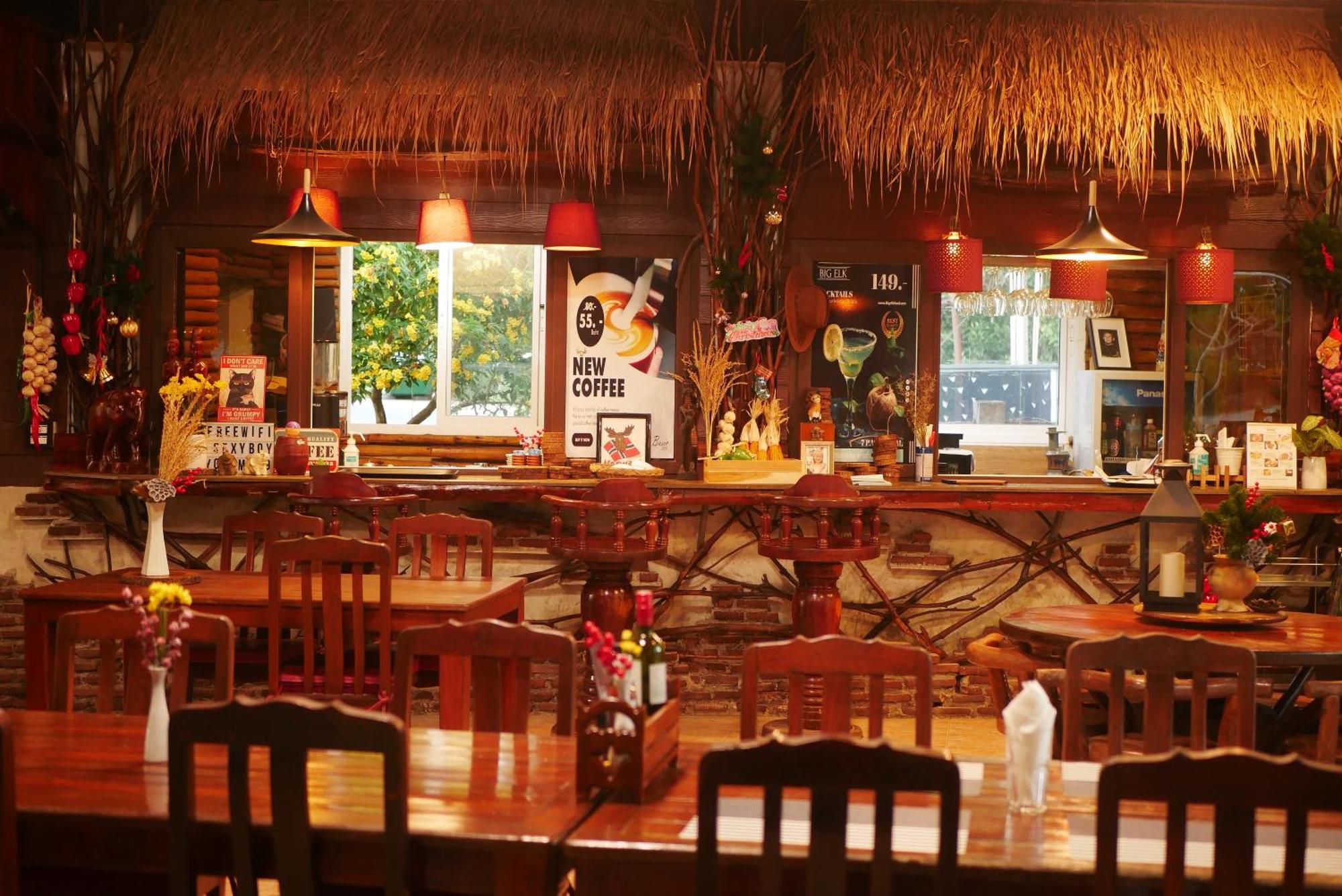 Big Elk Steak House - Homestay Trat Exterior photo